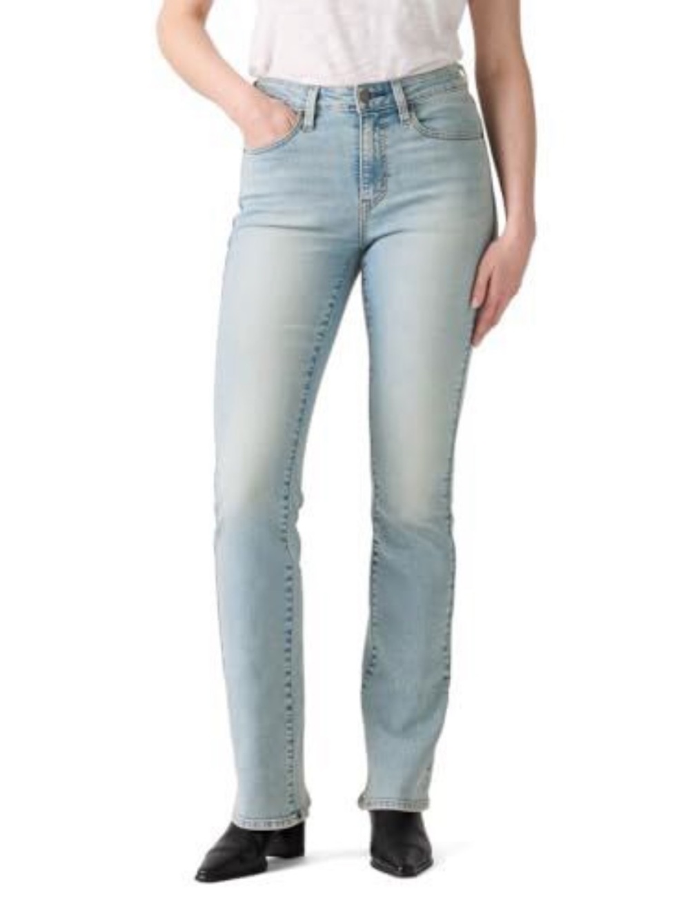 Levi's 32 x 30 Light Blue 725 High Rise Bootcut Women's Jeans